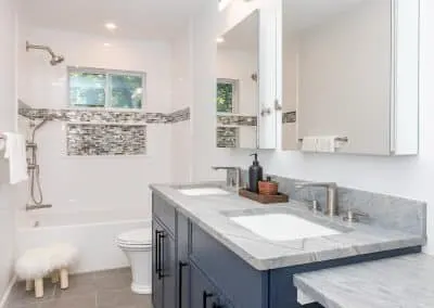 A completed Bay State bathroom remodel in Greater Boston