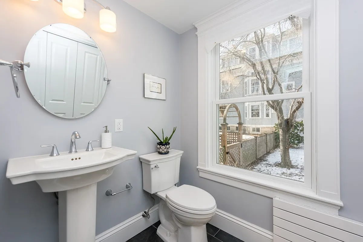 How to Organize a Walk-In Closet Efficiently: A Complete Guide for Waltham Homeowners