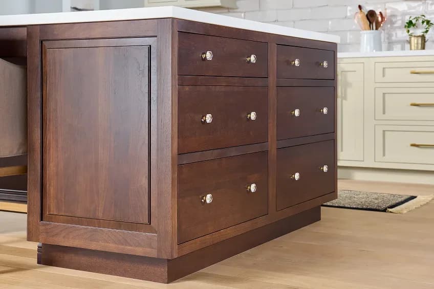 StarMark cabinetry, Abilene (Shaker, most popular), Manhattan (clean transitional), Roanoke and Fullerton (traditional raised panel), Gibraltar (mitered contemporary), Tama / Terra (painted MDF slab).
