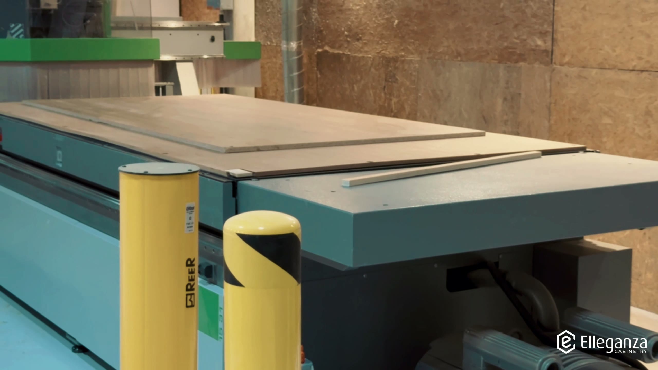 Elleganza: Panel preparation, Supplied workshop film